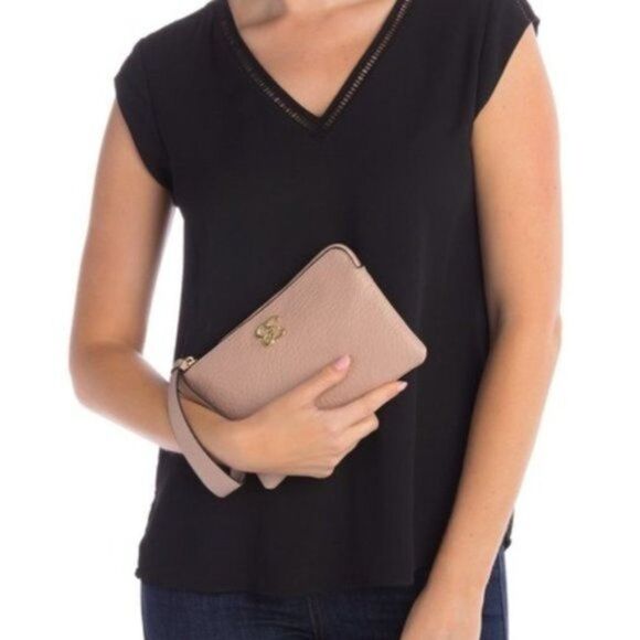 JESSICA SIMPSON Pink Wristlet  - Picture 7 of 7